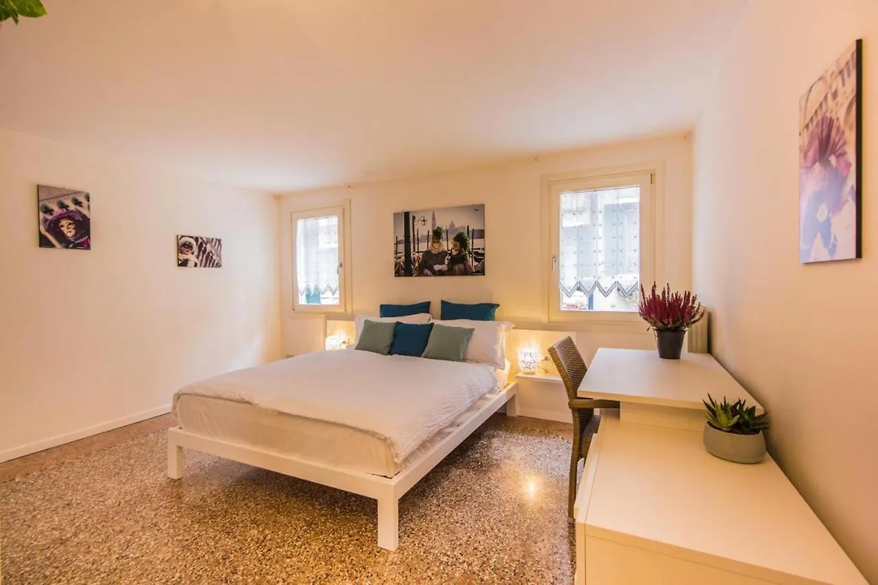 Cozy House-Close To Biennale And St. Mark Square Villa Venice 0*,  Italy